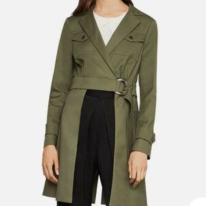 BCBGMAXAZRIA OPEN-PANEL W/BELT TWILL TRENCH JACKET OLIVE
